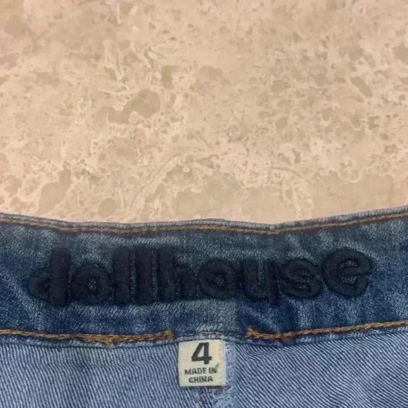 Dollhouse size 4  jeanshorts - Picture 3 of 4